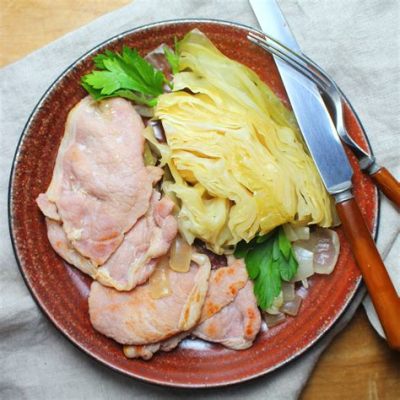  煙肉と白菜の黄金コンビネーションで作る、太安市の「燻製豚肉と白菜の炒め物」はあなたを魅了する！？