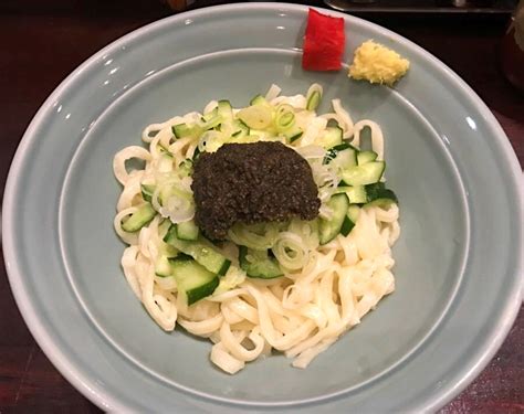  ジャージャー麺は、濃厚な味噌の旨みとツルツルの麺が織りなす至福の味わいの傑作！